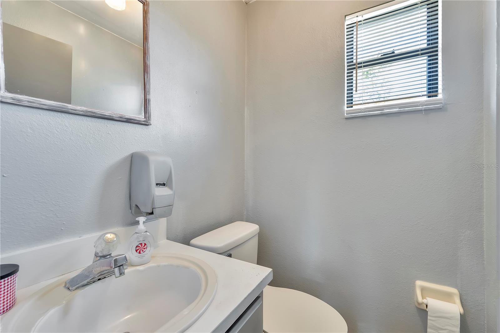 Image 42 of 71 For 151 Pine Street