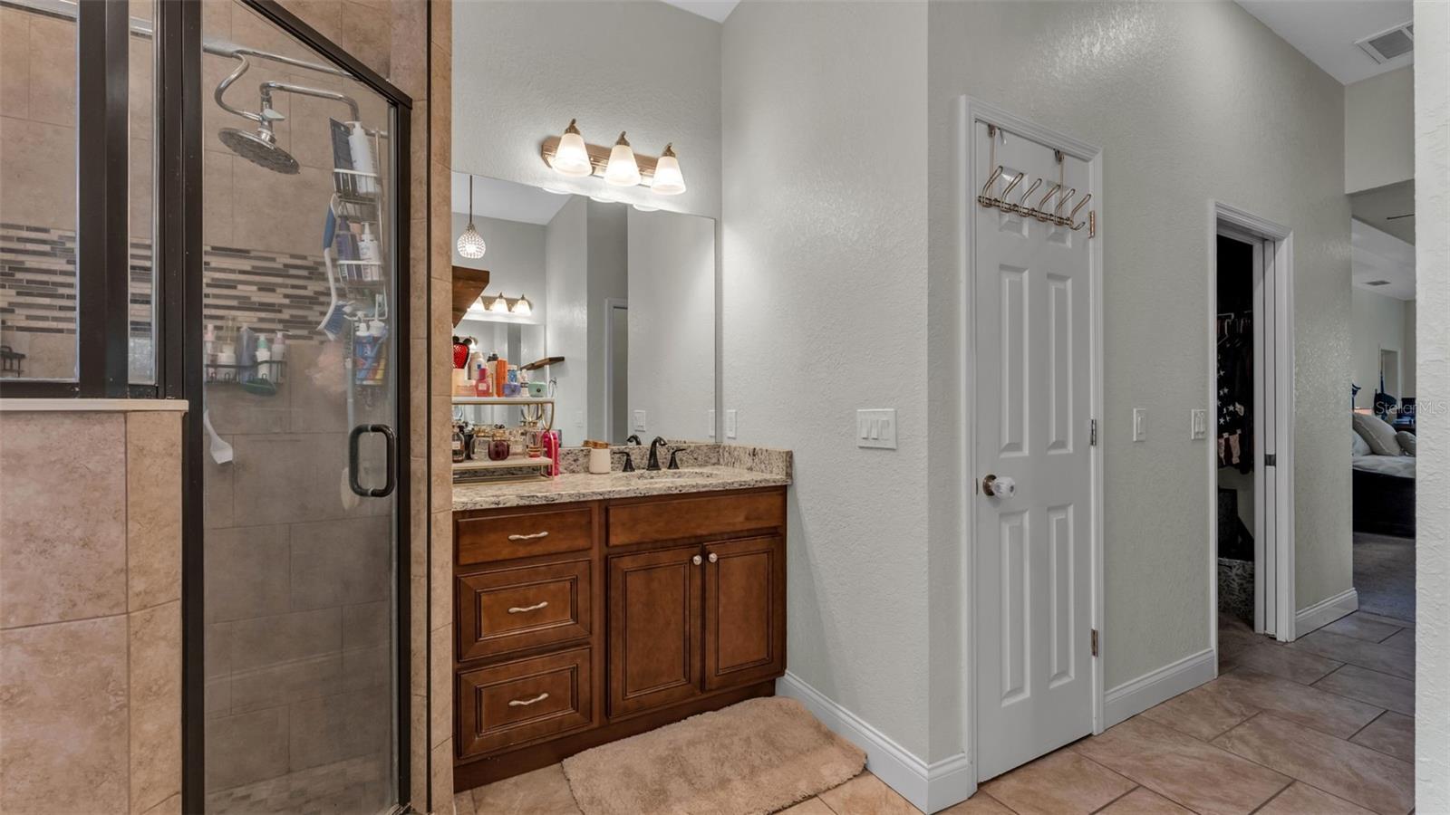 Image 15 of 74 For 1345 Longoak Dr Drive N