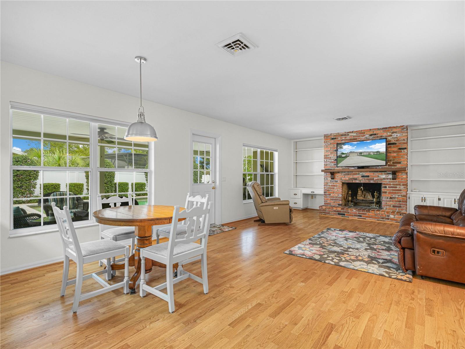 Image 13 of 51 For 6 Peachtree Lane