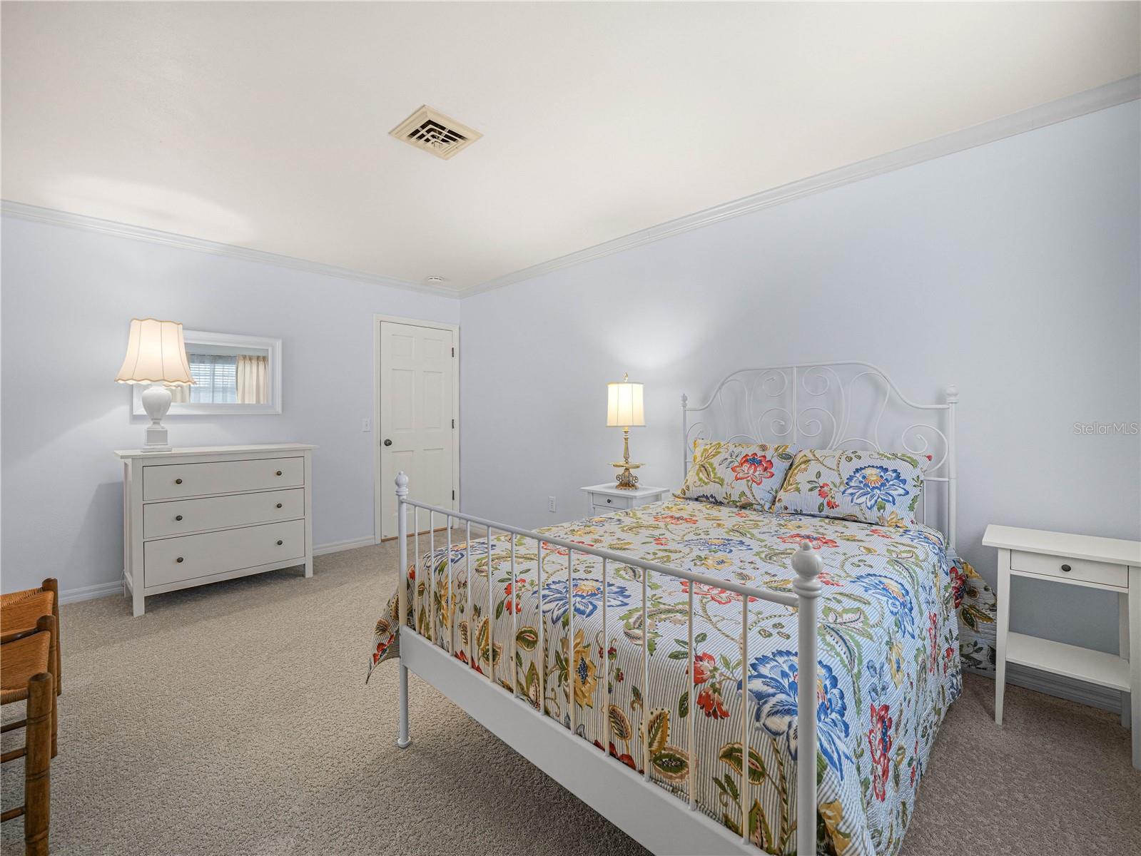 Image 20 of 51 For 6 Peachtree Lane