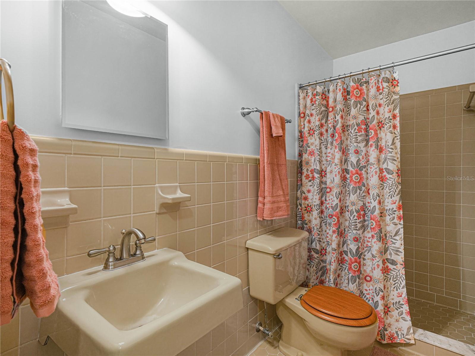 Image 33 of 51 For 6 Peachtree Lane