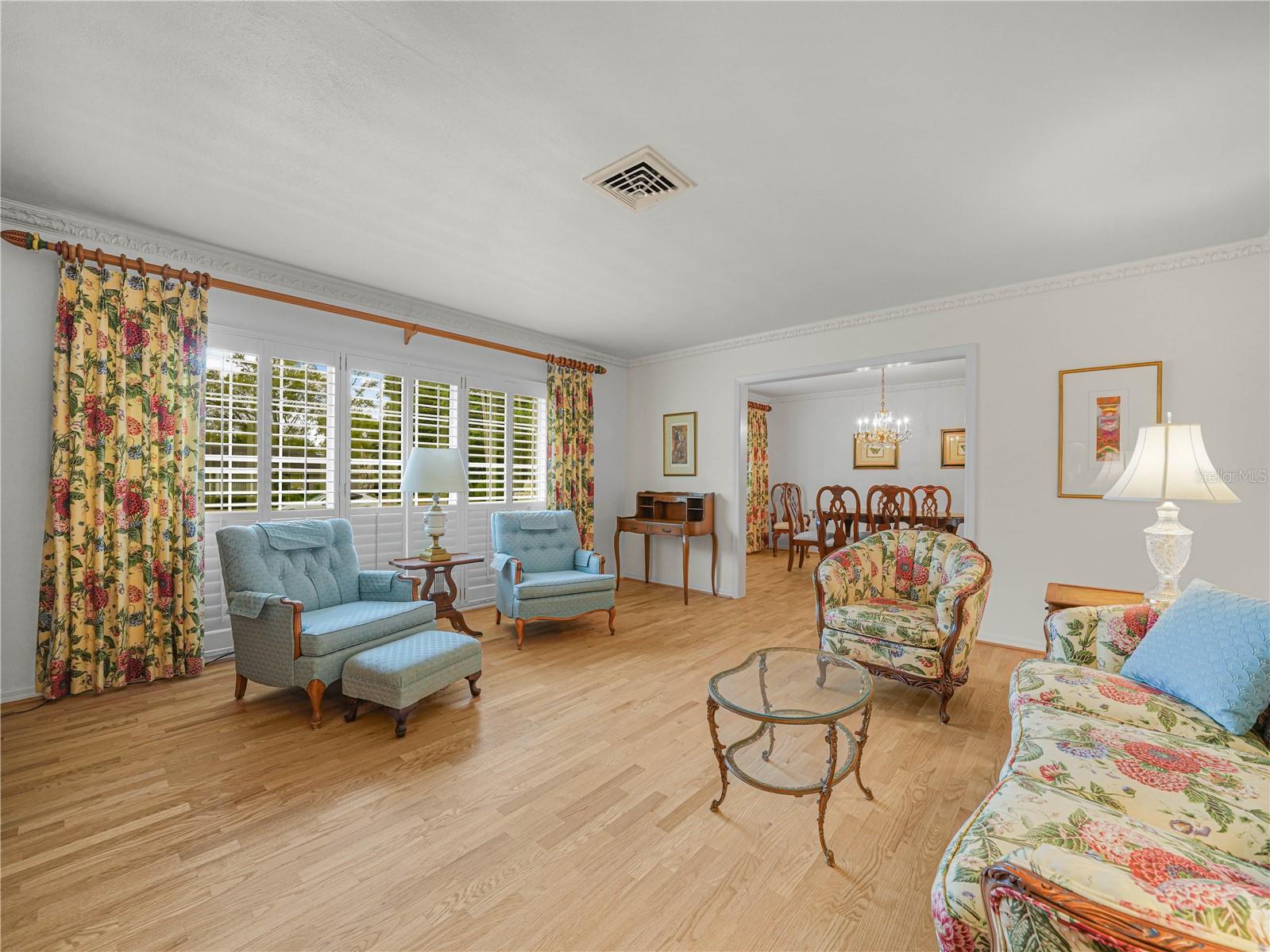 Image 5 of 51 For 6 Peachtree Lane