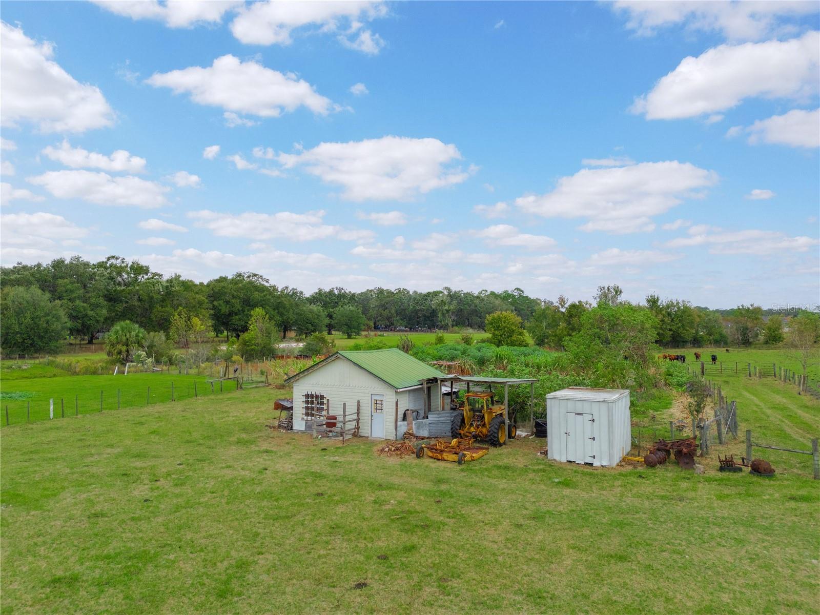 Image 18 of 39 For 4025 Bella Vista Street