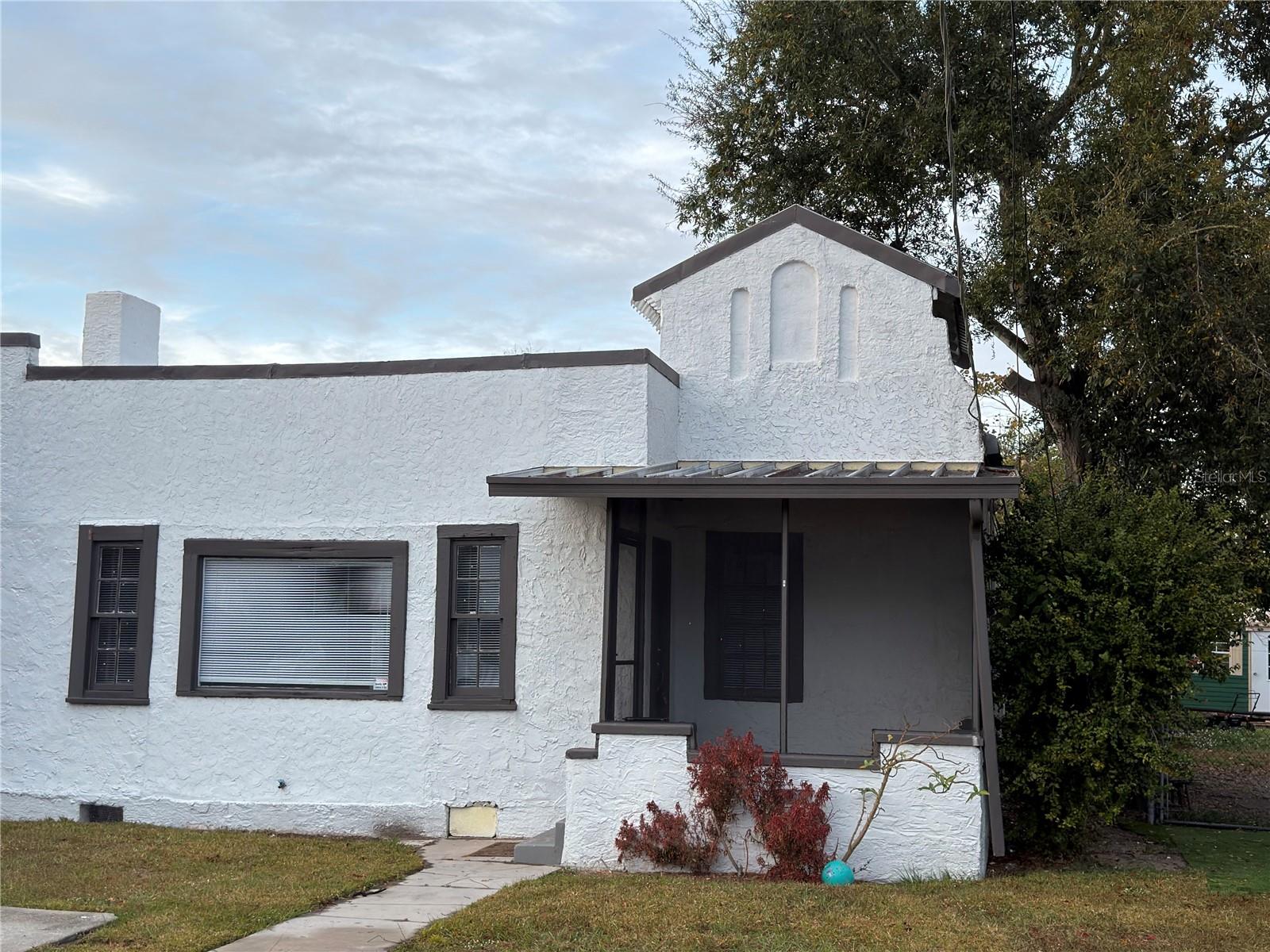 Image 21 of 22 For 403 Avenue J Se