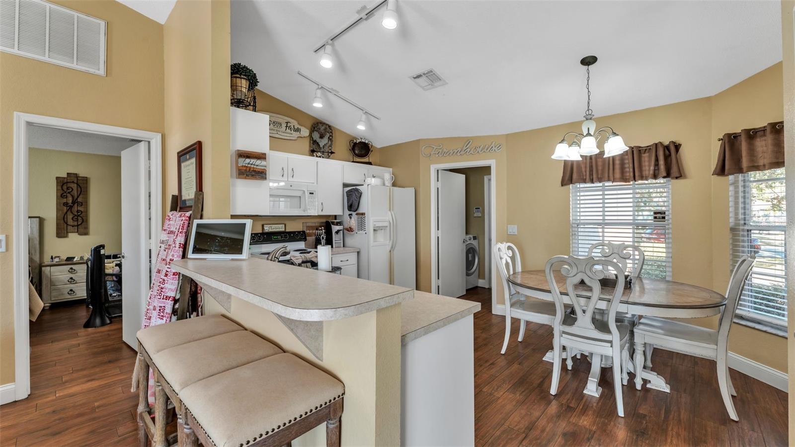 Image 11 of 38 For 7406 Briarbay Loop