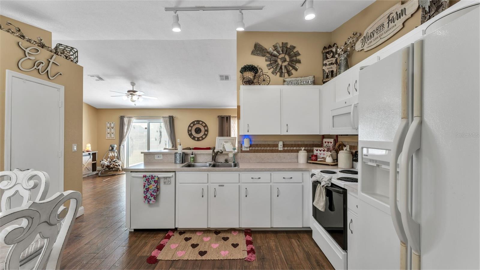 Image 14 of 38 For 7406 Briarbay Loop