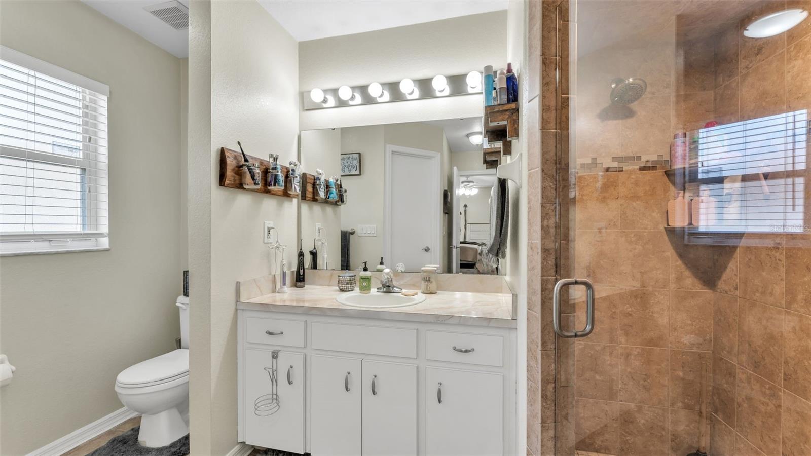 Image 21 of 38 For 7406 Briarbay Loop