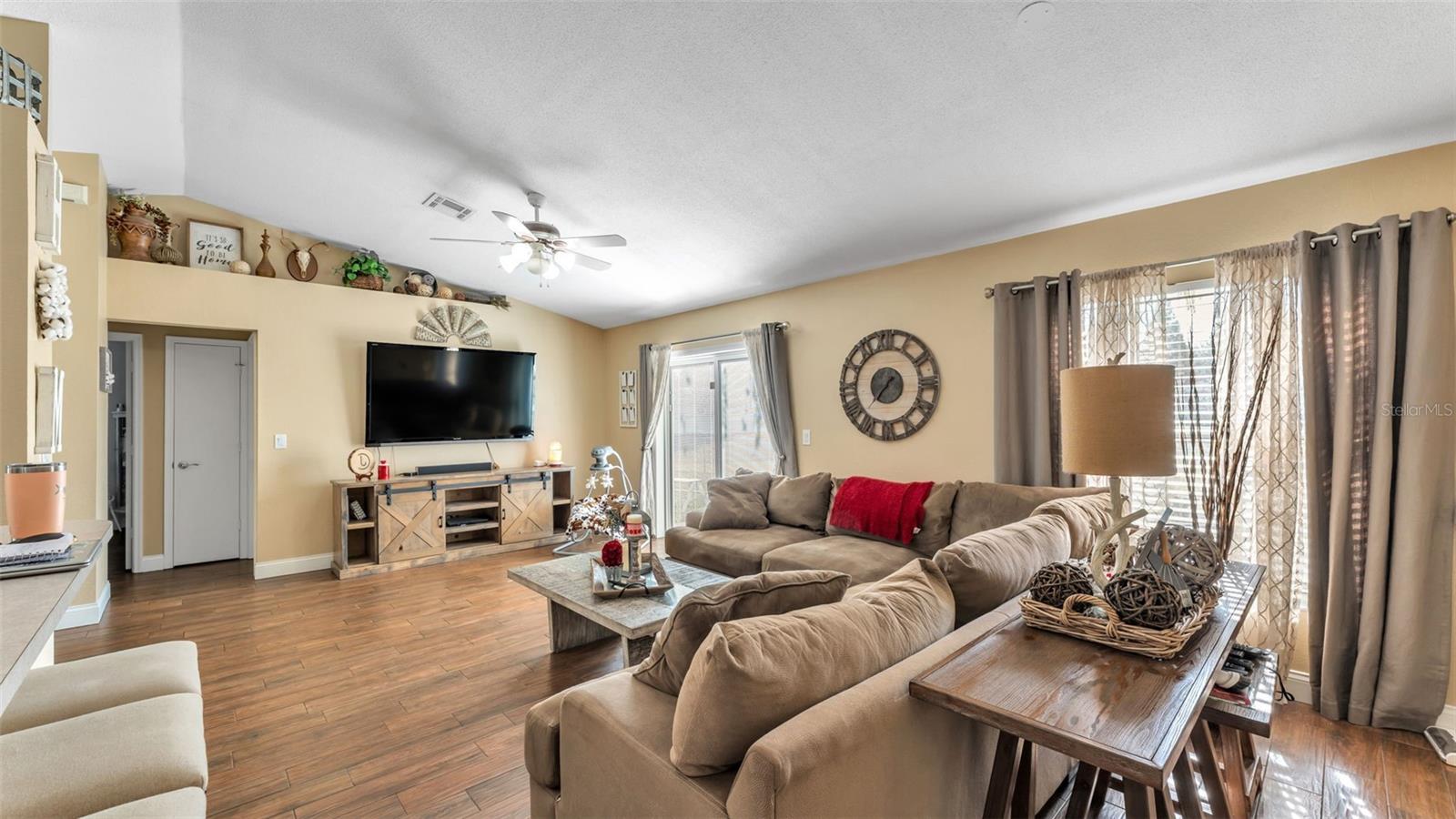 Image 8 of 38 For 7406 Briarbay Loop