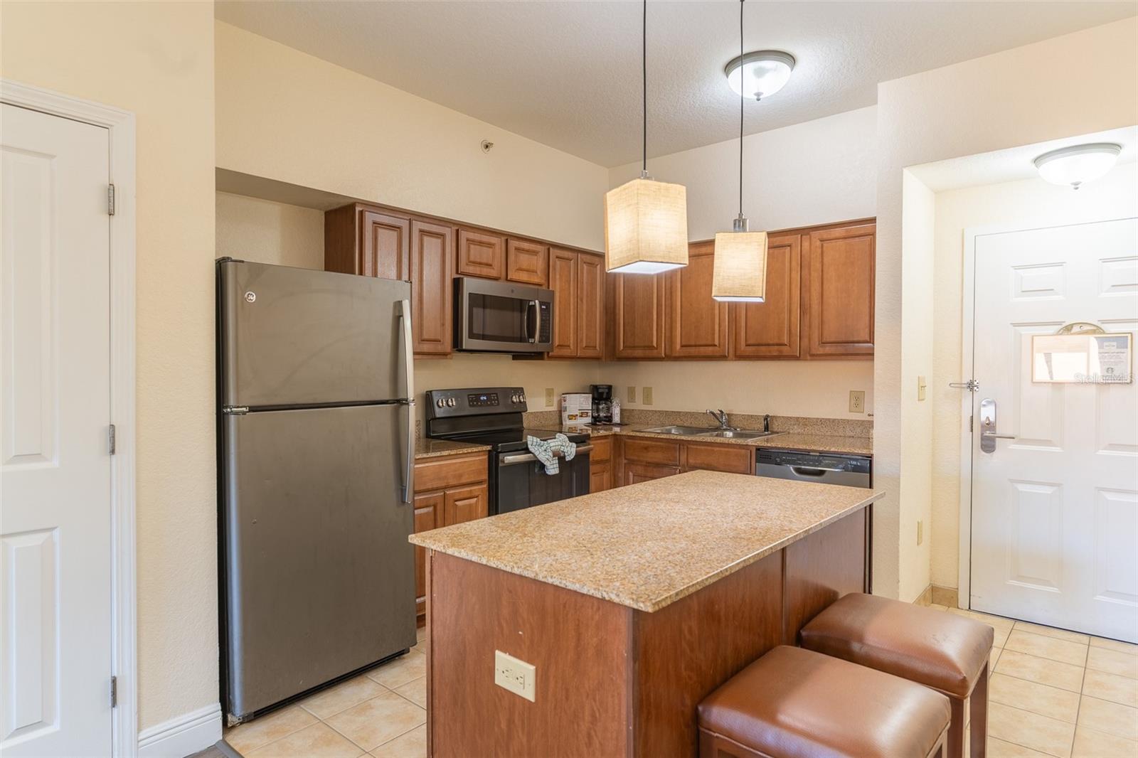 Image 3 of 22 For 12521 Floridays Resort Drive 211f