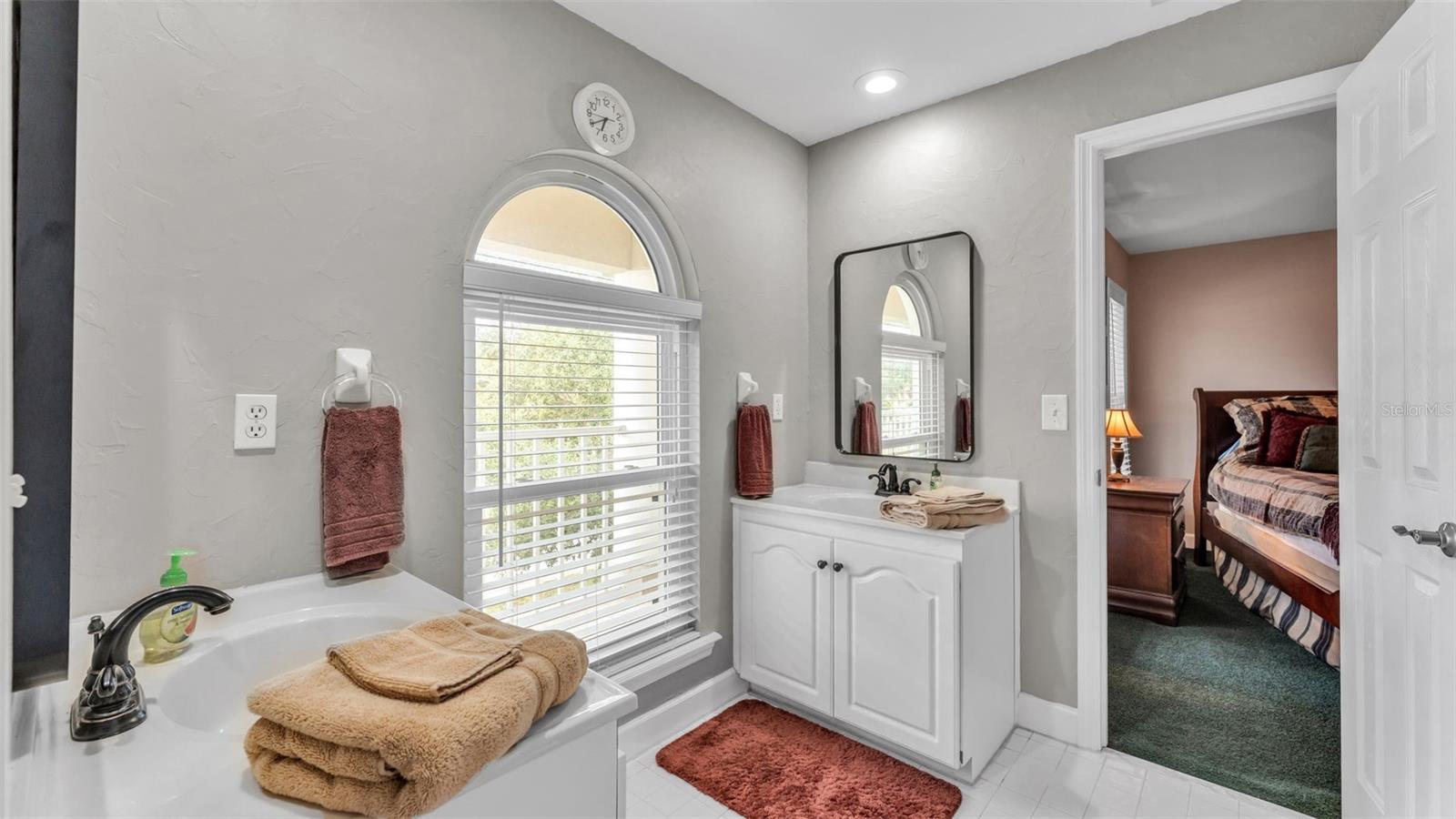 Image 47 of 100 For 5560 Emerald Ridge Boulevard