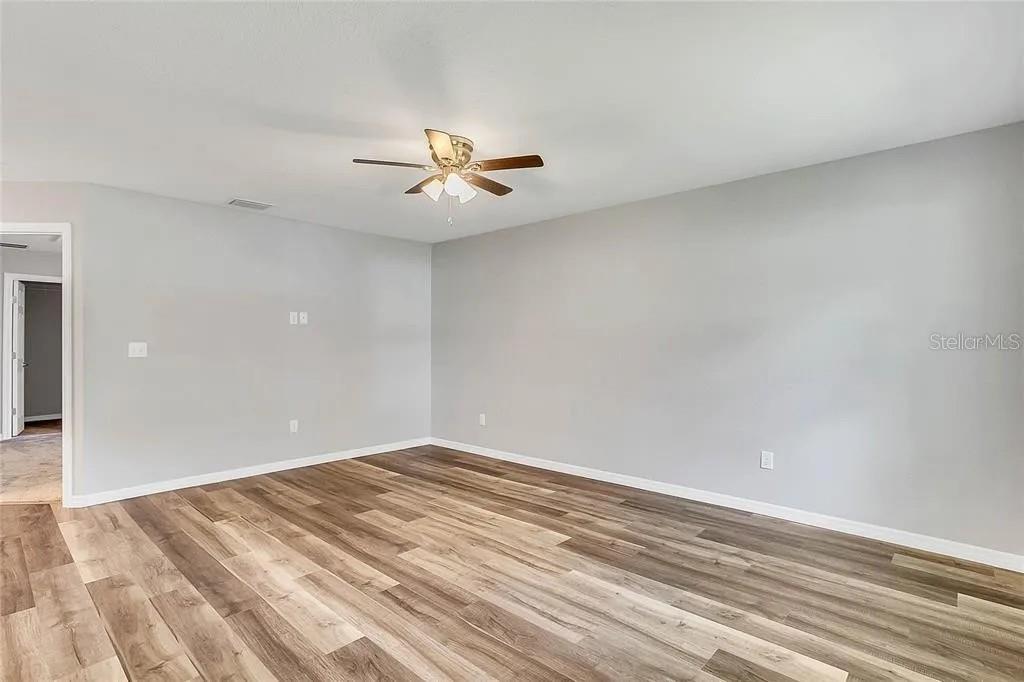 Image 5 of 13 For 523 Carroll Avenue