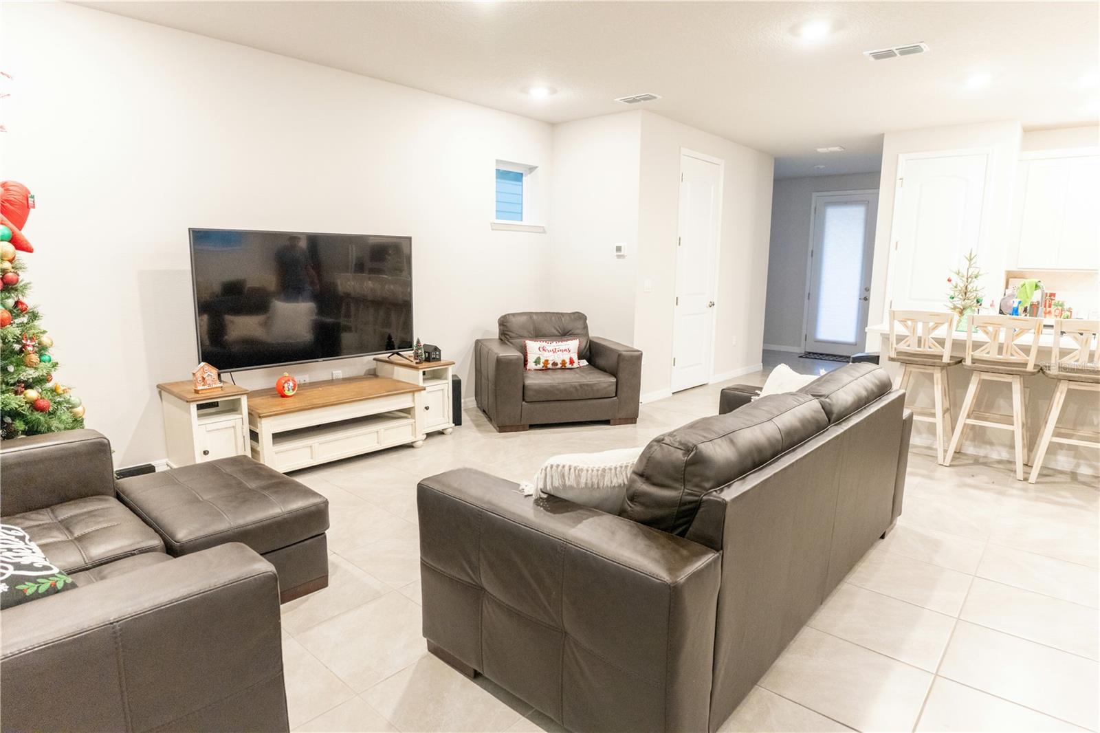 Image 4 of 53 For 3007 Mirage Place