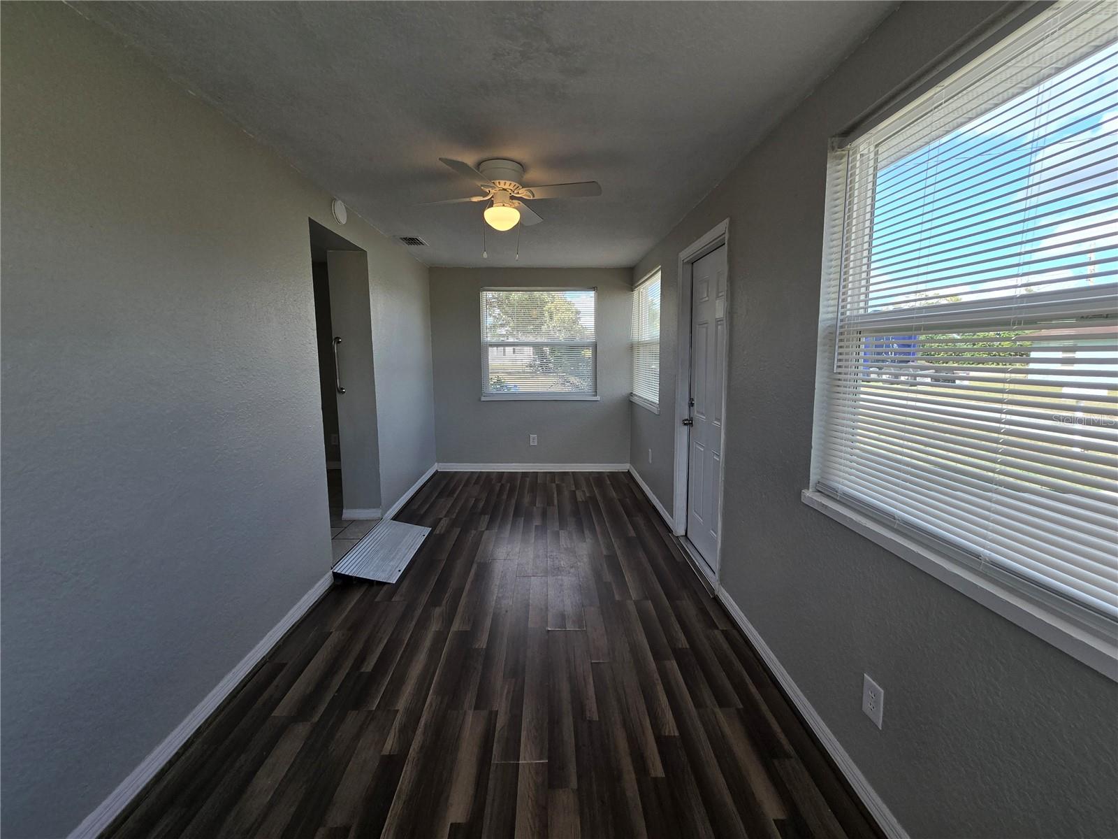 Image 4 of 11 For 246 Bay Avenue