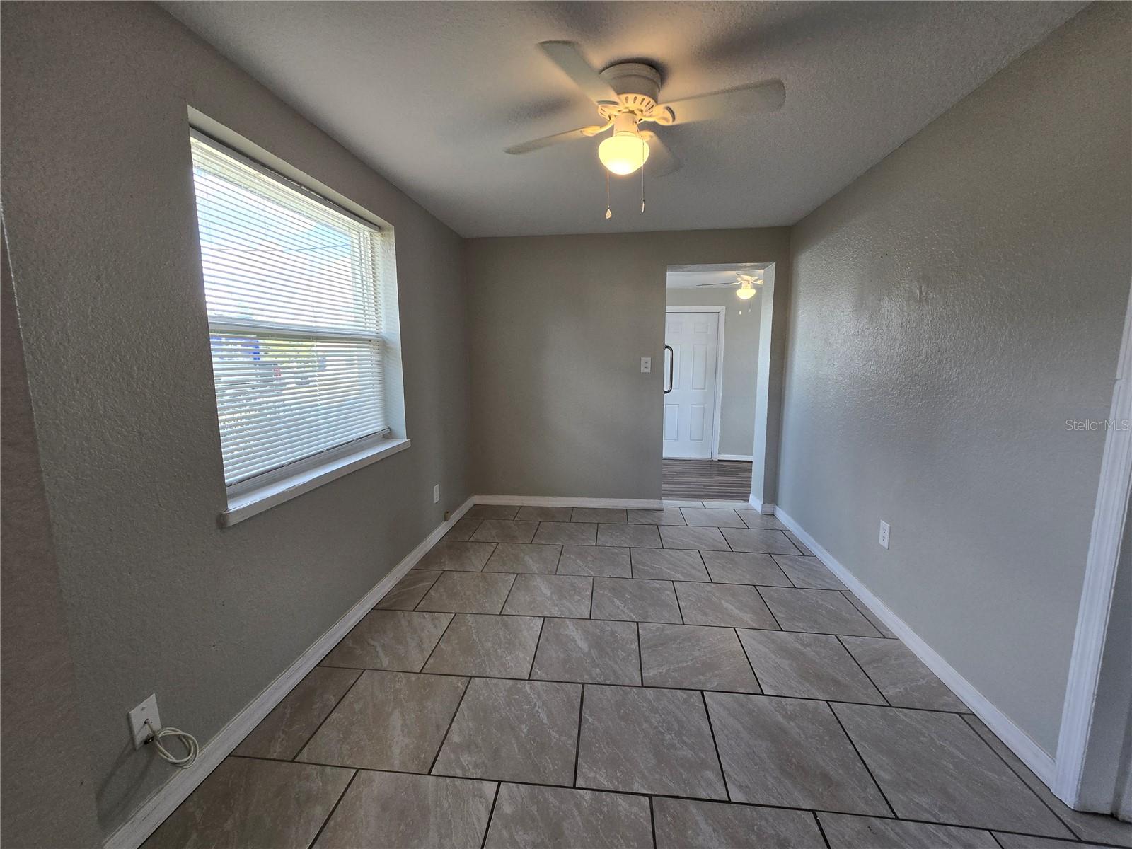 Image 5 of 11 For 246 Bay Avenue