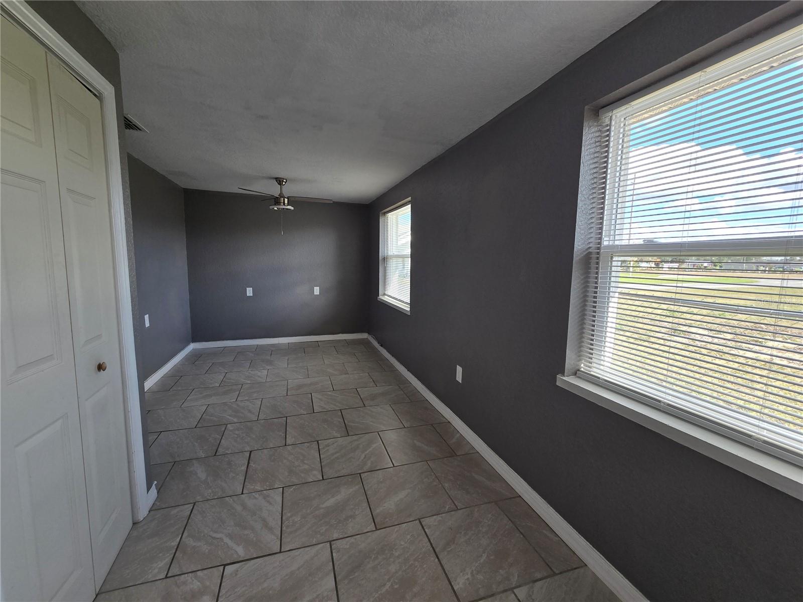 Image 6 of 11 For 246 Bay Avenue