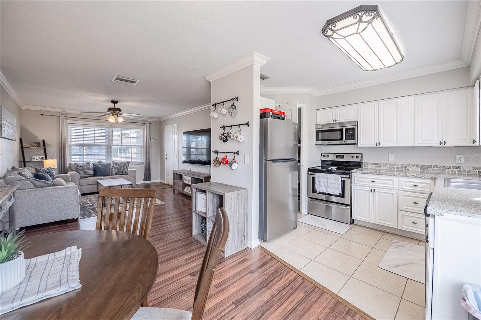 Image 11 of 32 For 1920 Edgewood Drive L4