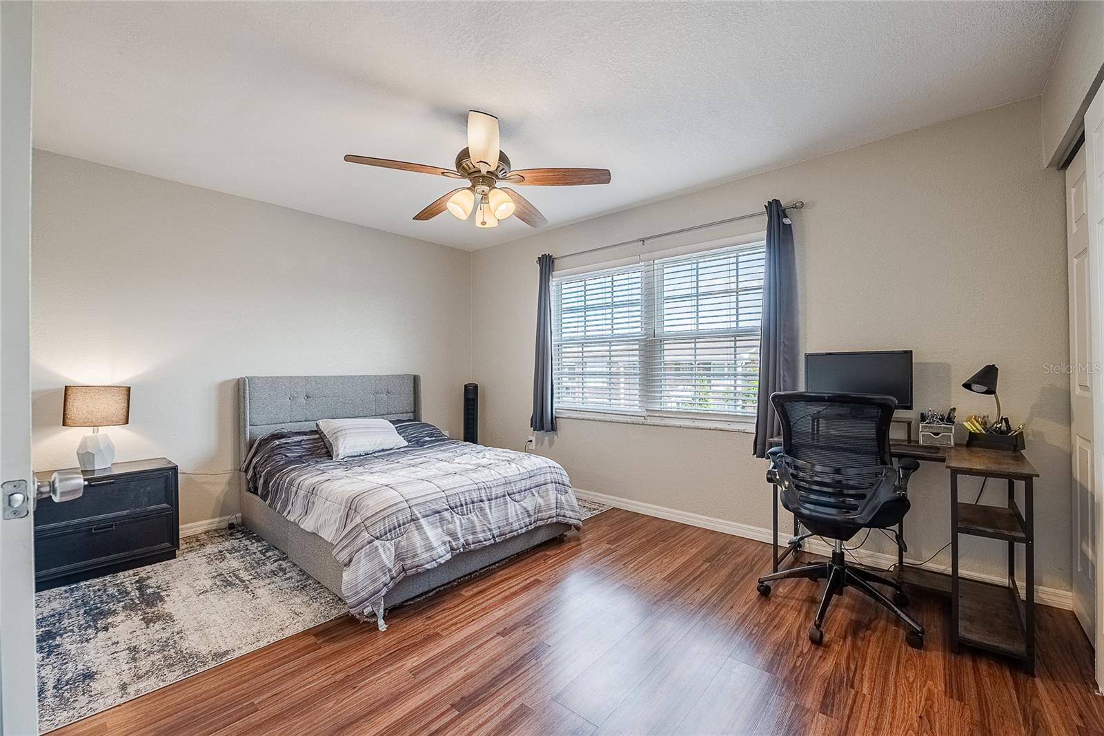 Image 15 of 32 For 1920 Edgewood Drive L4