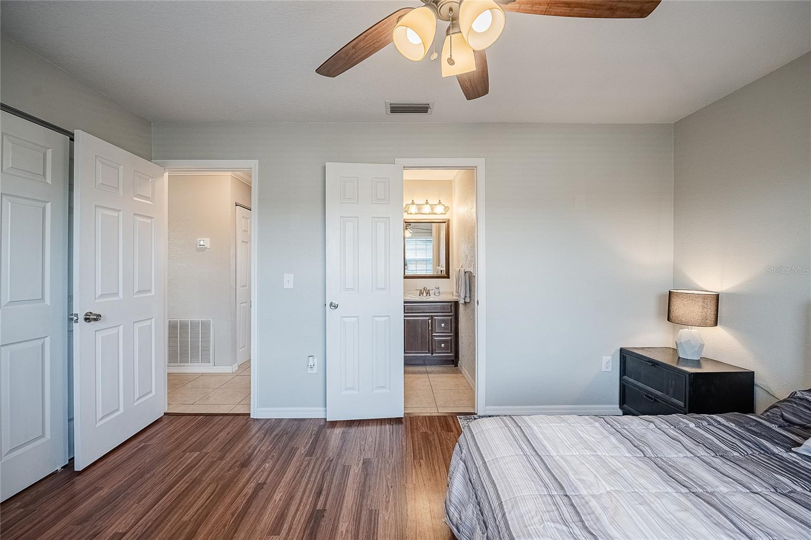 Image 19 of 32 For 1920 Edgewood Drive L4