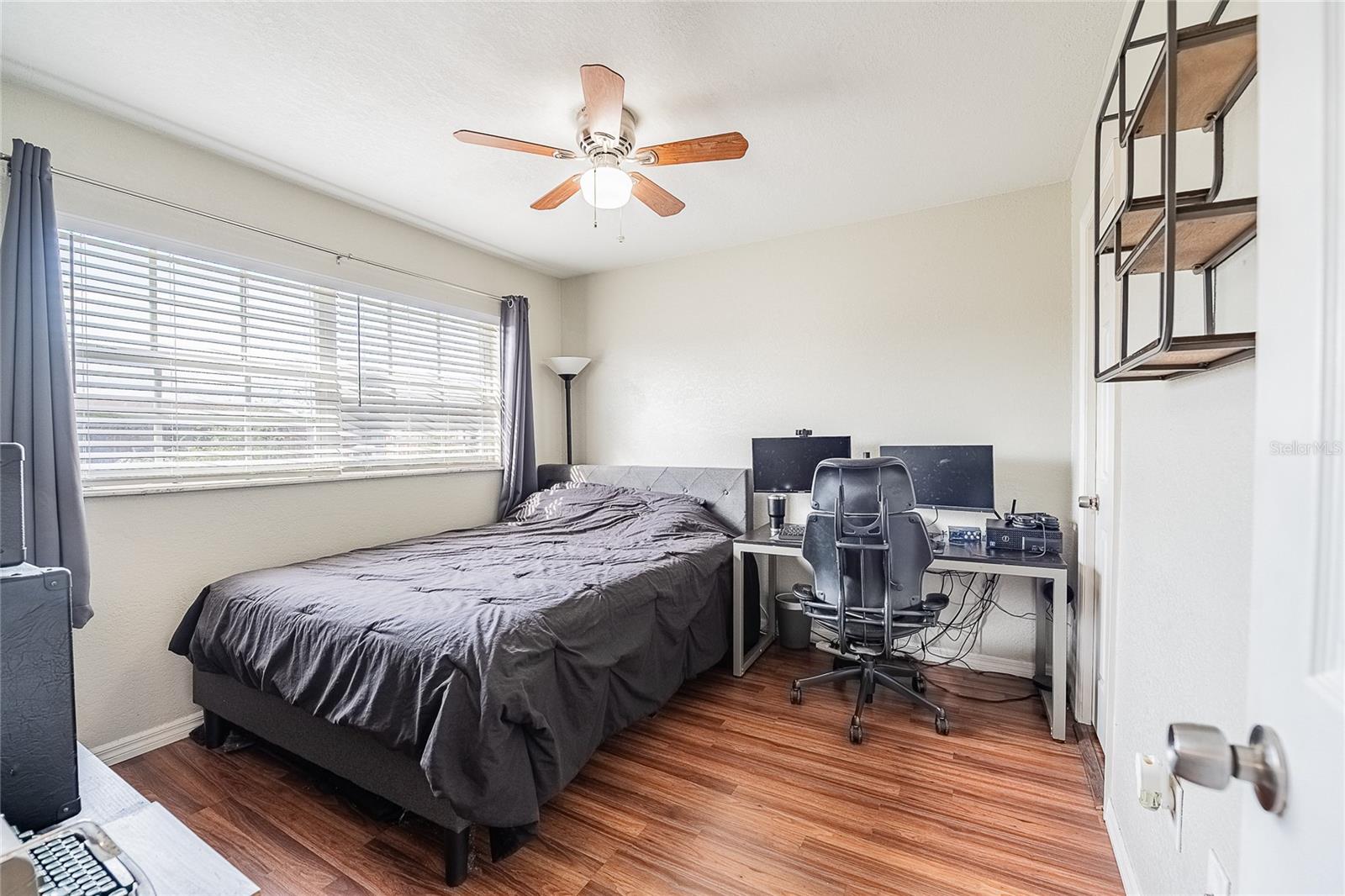 Image 21 of 32 For 1920 Edgewood Drive L4