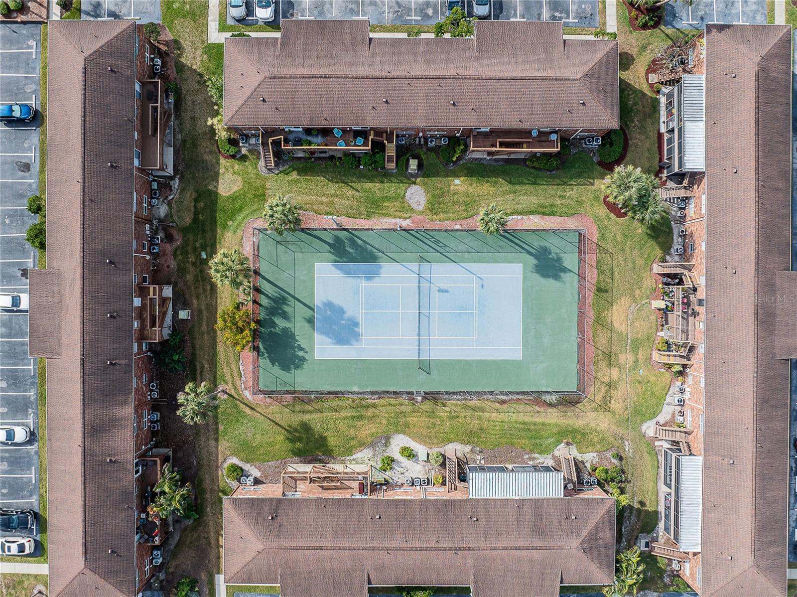 Image 28 of 32 For 1920 Edgewood Drive L4