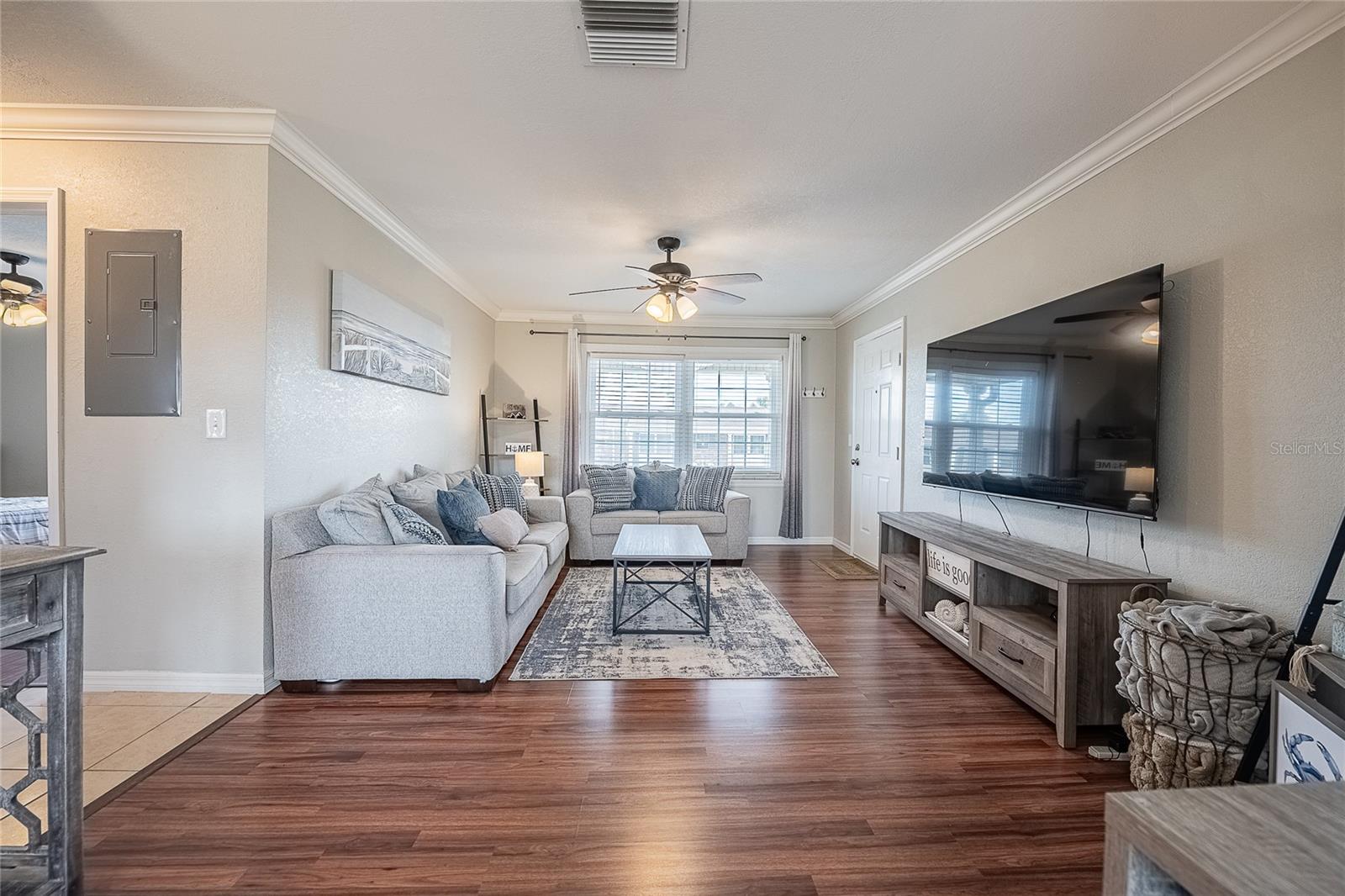 Image 3 of 32 For 1920 Edgewood Drive L4