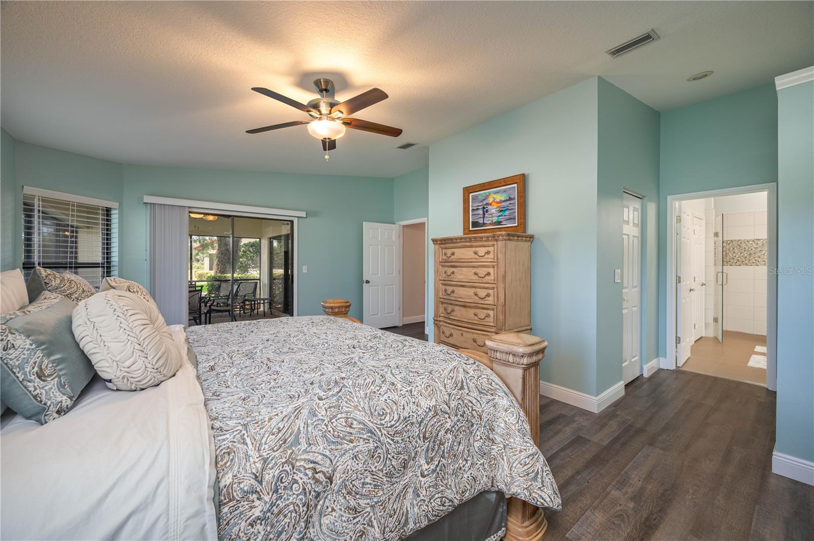 Image 13 of 37 For 139 Stratford Court