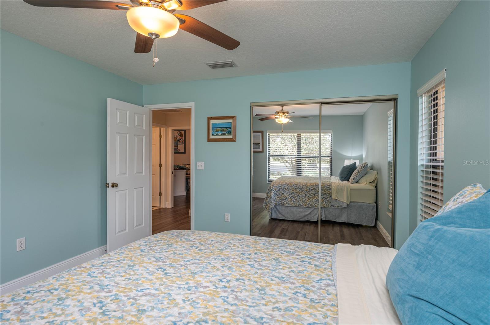 Image 19 of 37 For 139 Stratford Court