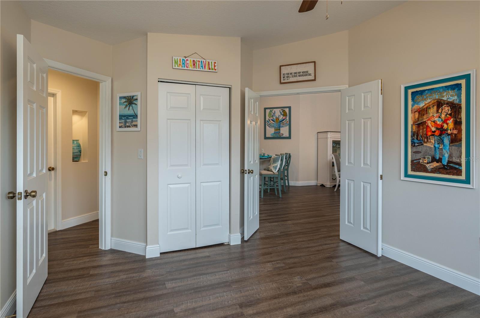 Image 21 of 37 For 139 Stratford Court