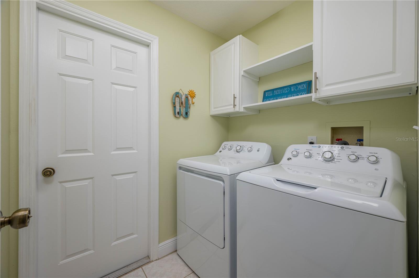 Image 25 of 37 For 139 Stratford Court