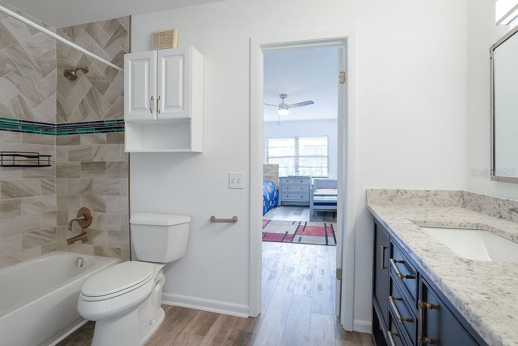 Image 15 of 25 For 252 Lake Link Road