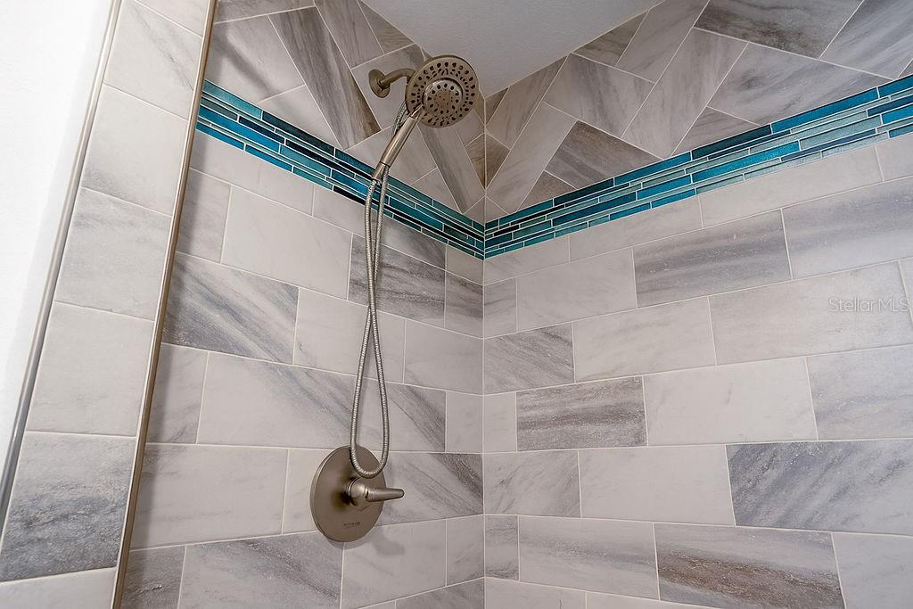 Image 17 of 25 For 252 Lake Link Road