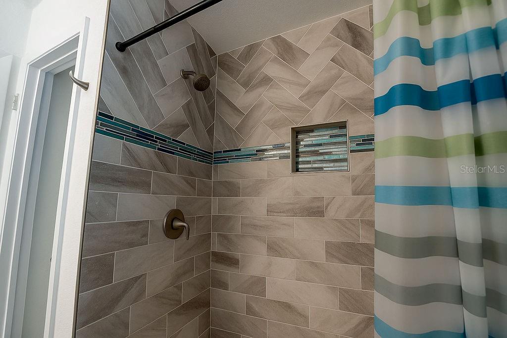 Image 9 of 25 For 252 Lake Link Road