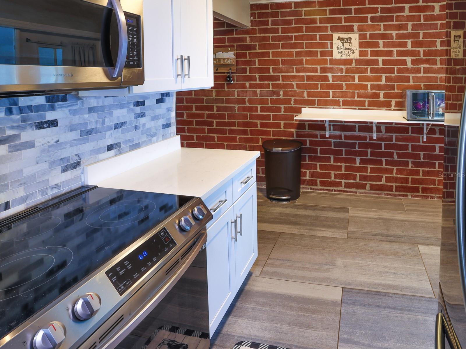 Image 17 of 37 For 2140 Main Street