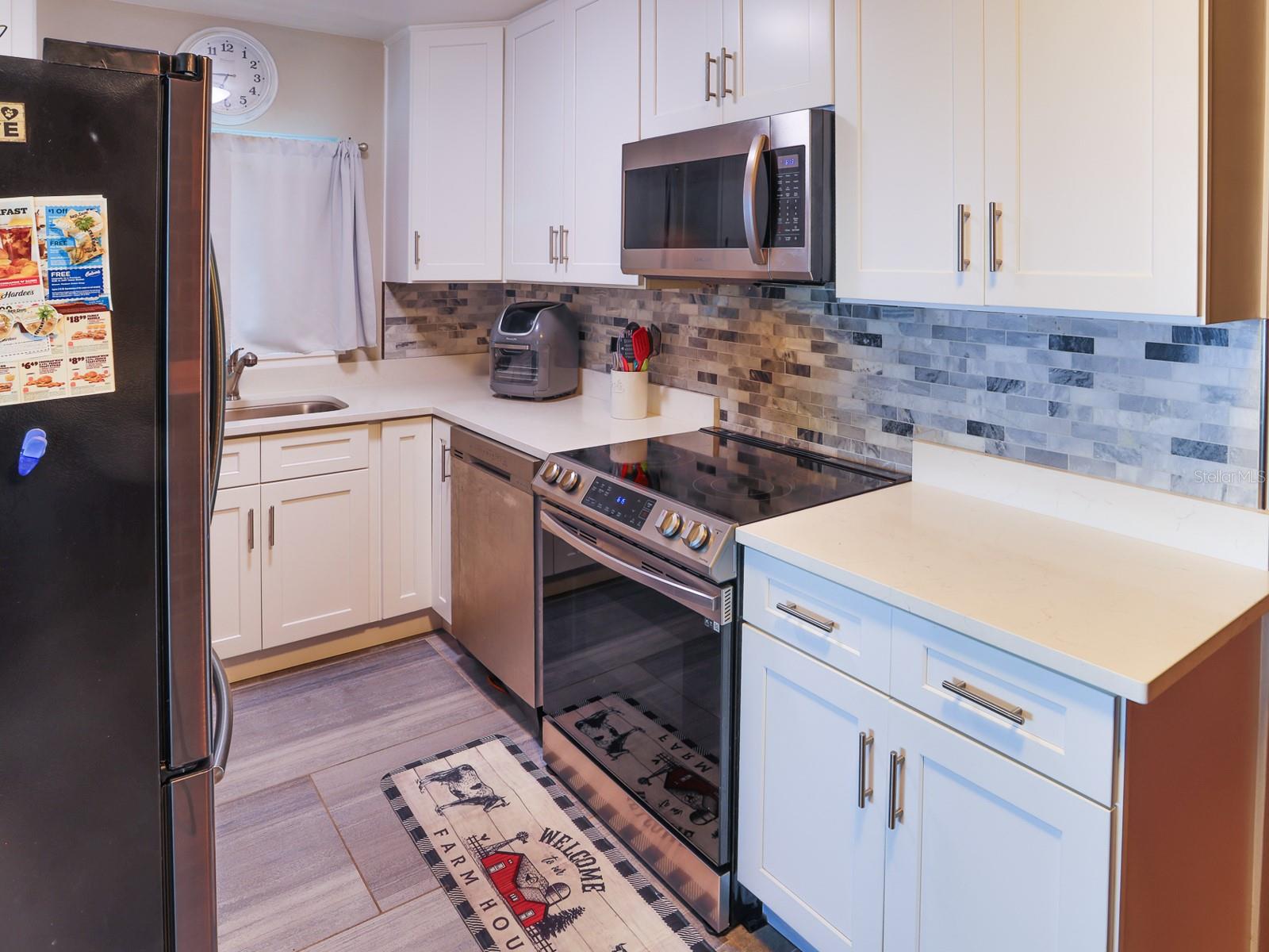 Image 18 of 37 For 2140 Main Street