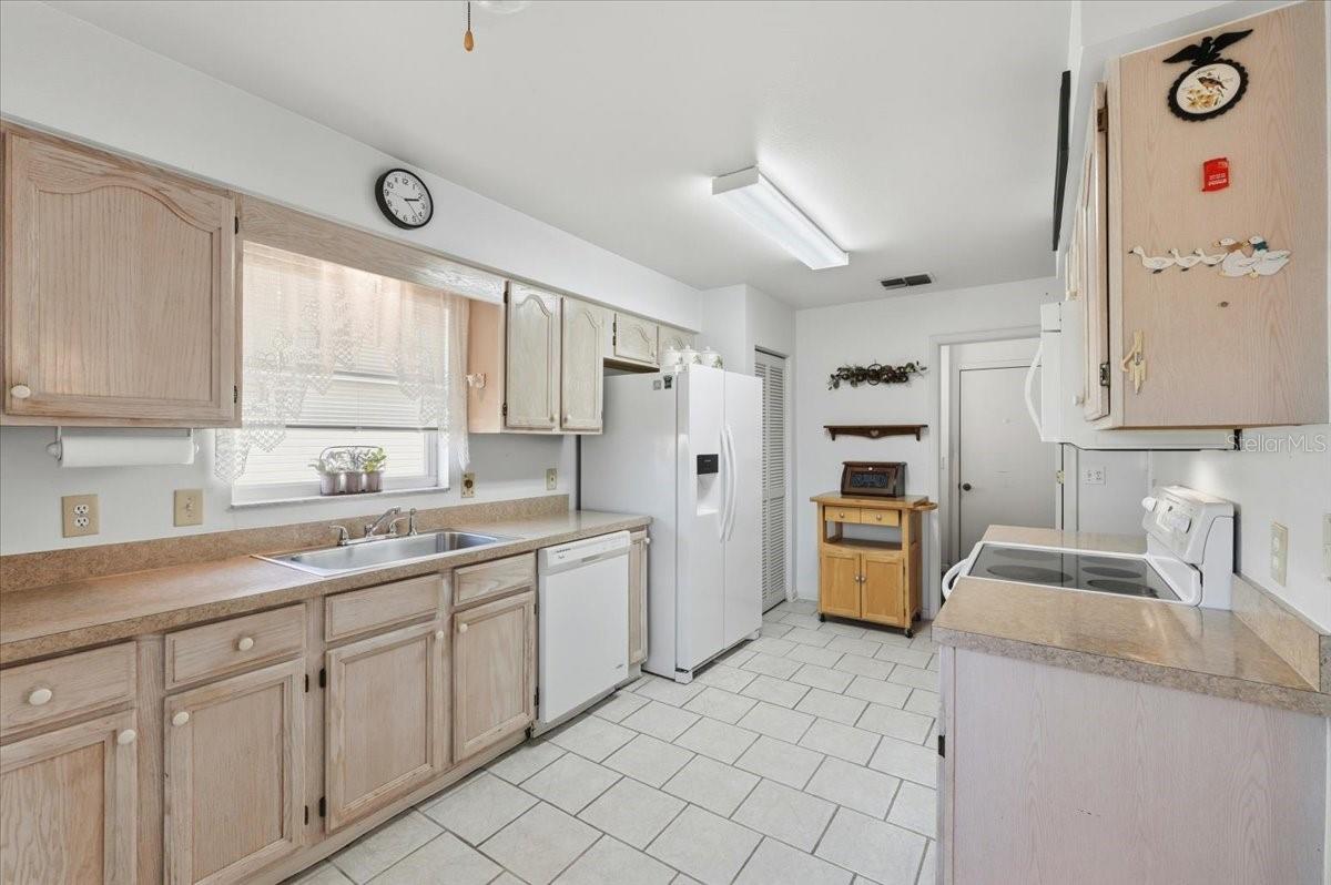 Image 7 of 51 For 1938 Long Boat Drive