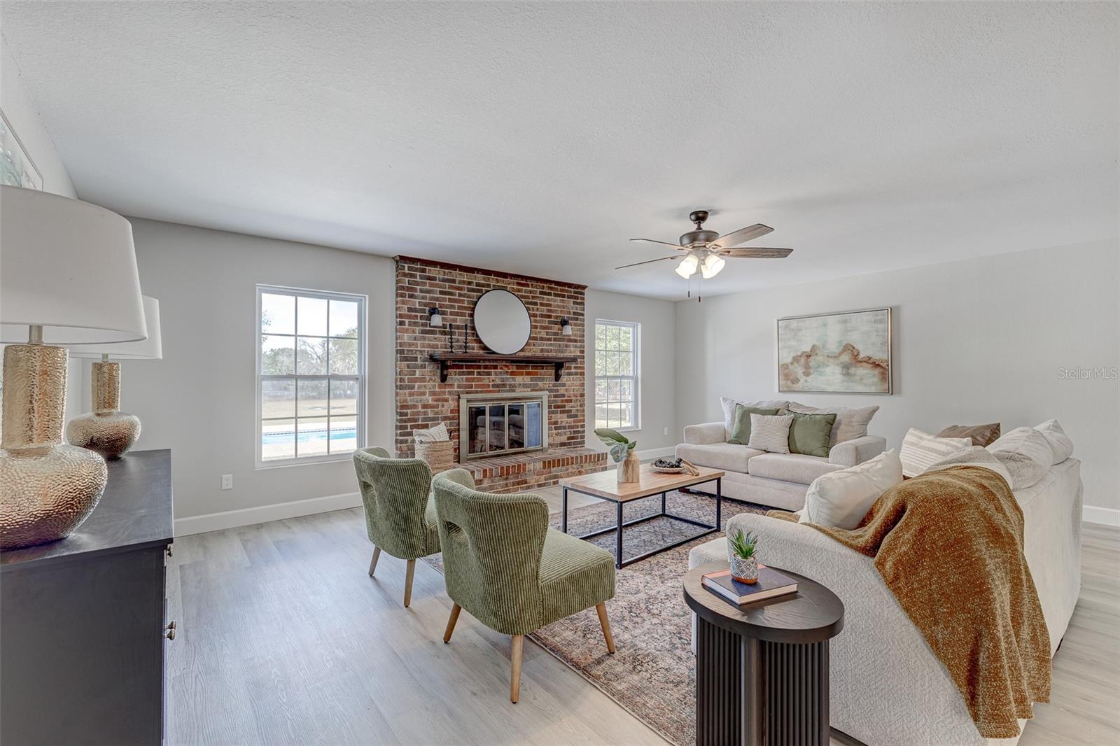 Image 13 of 42 For 926 Meadowood Drive