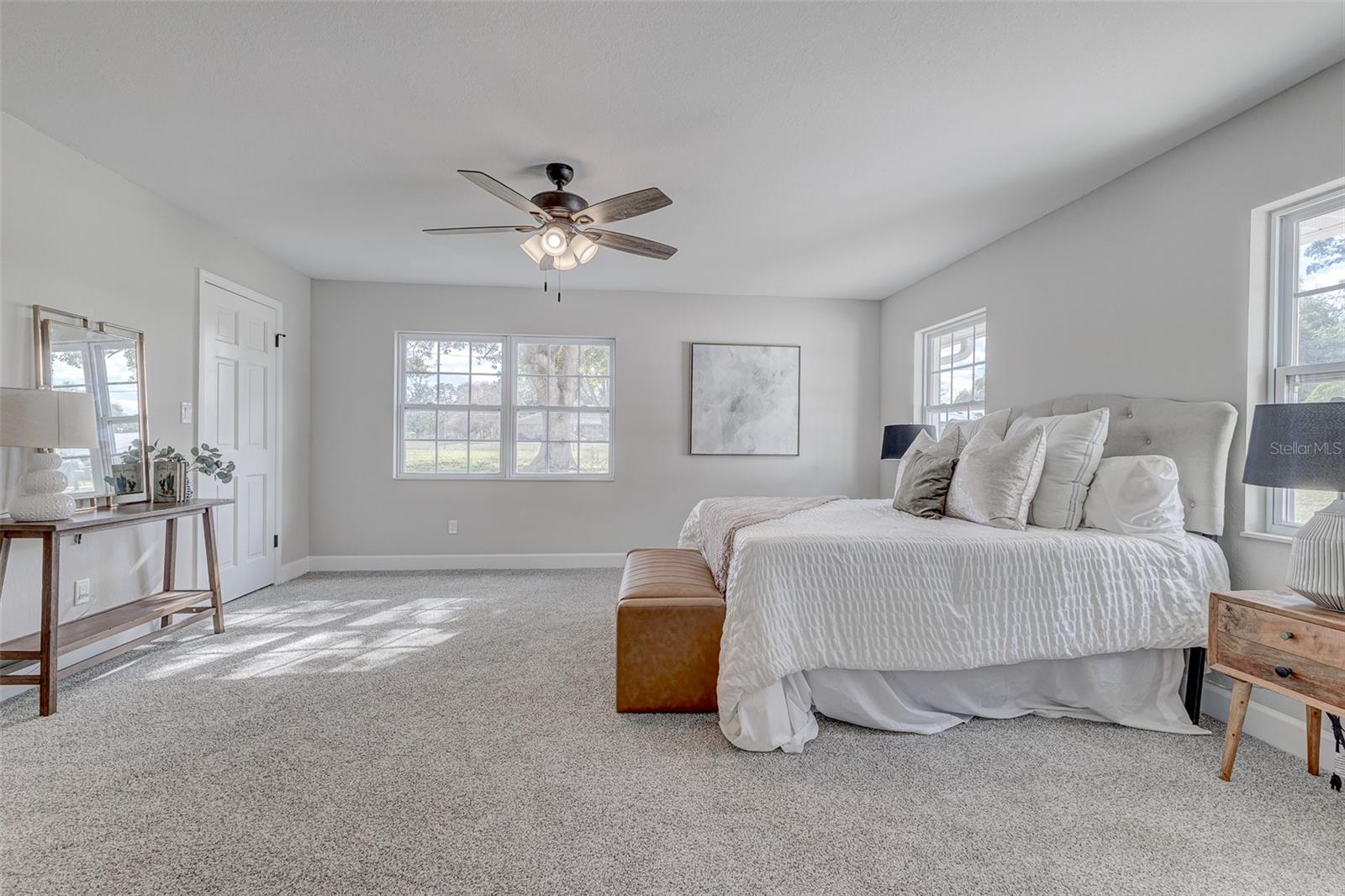 Image 16 of 42 For 926 Meadowood Drive