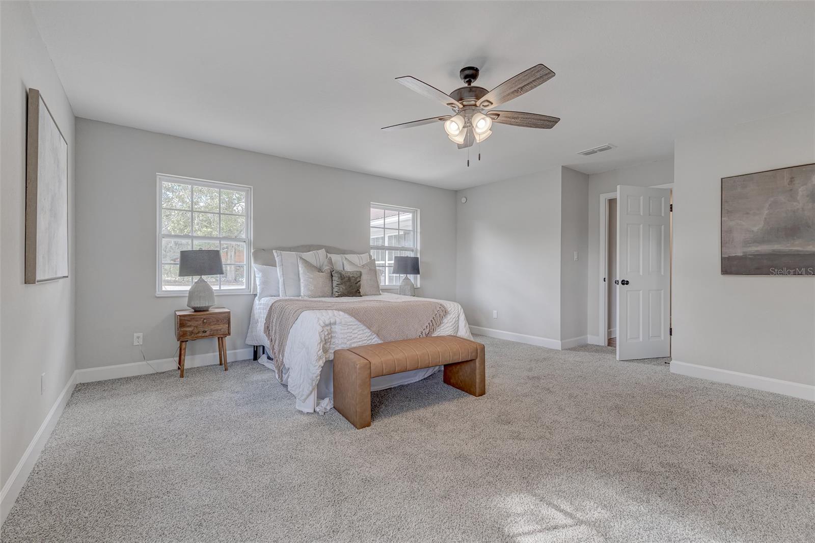 Image 18 of 42 For 926 Meadowood Drive