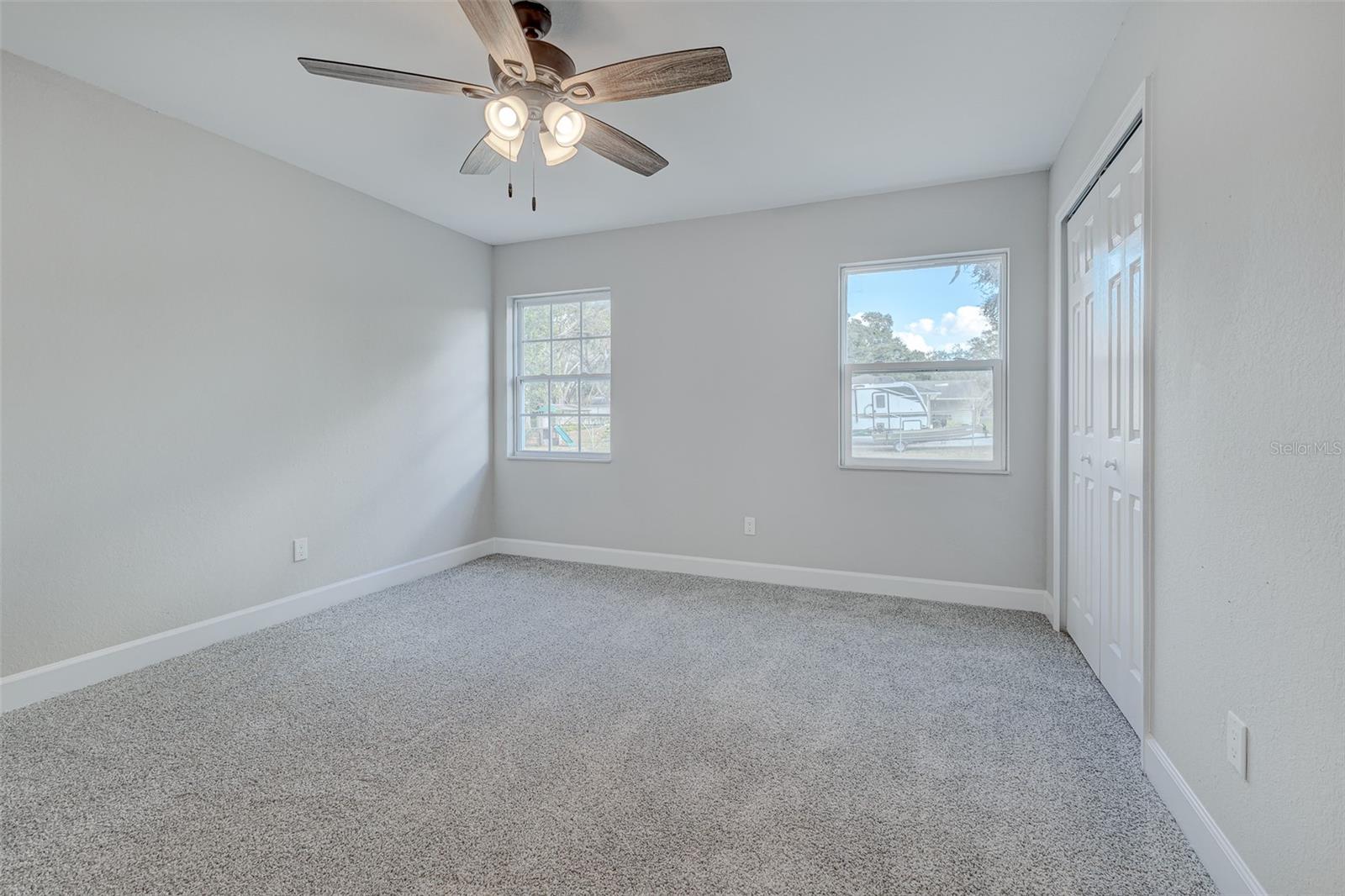 Image 21 of 42 For 926 Meadowood Drive