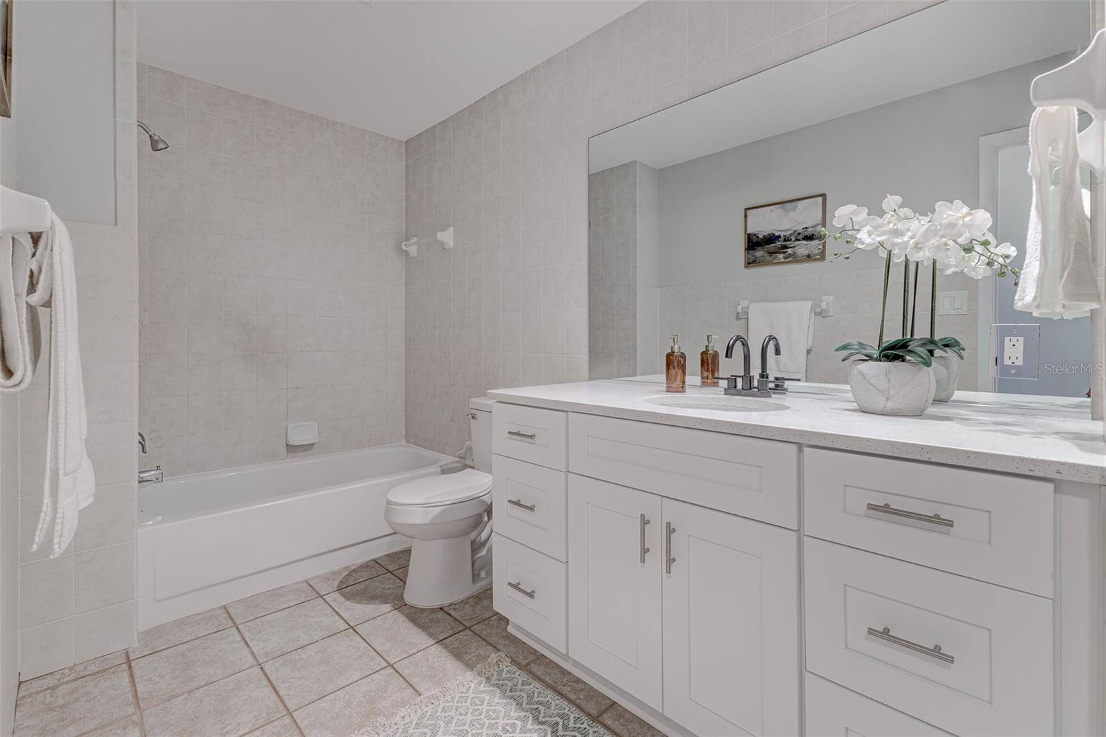 Image 23 of 42 For 926 Meadowood Drive