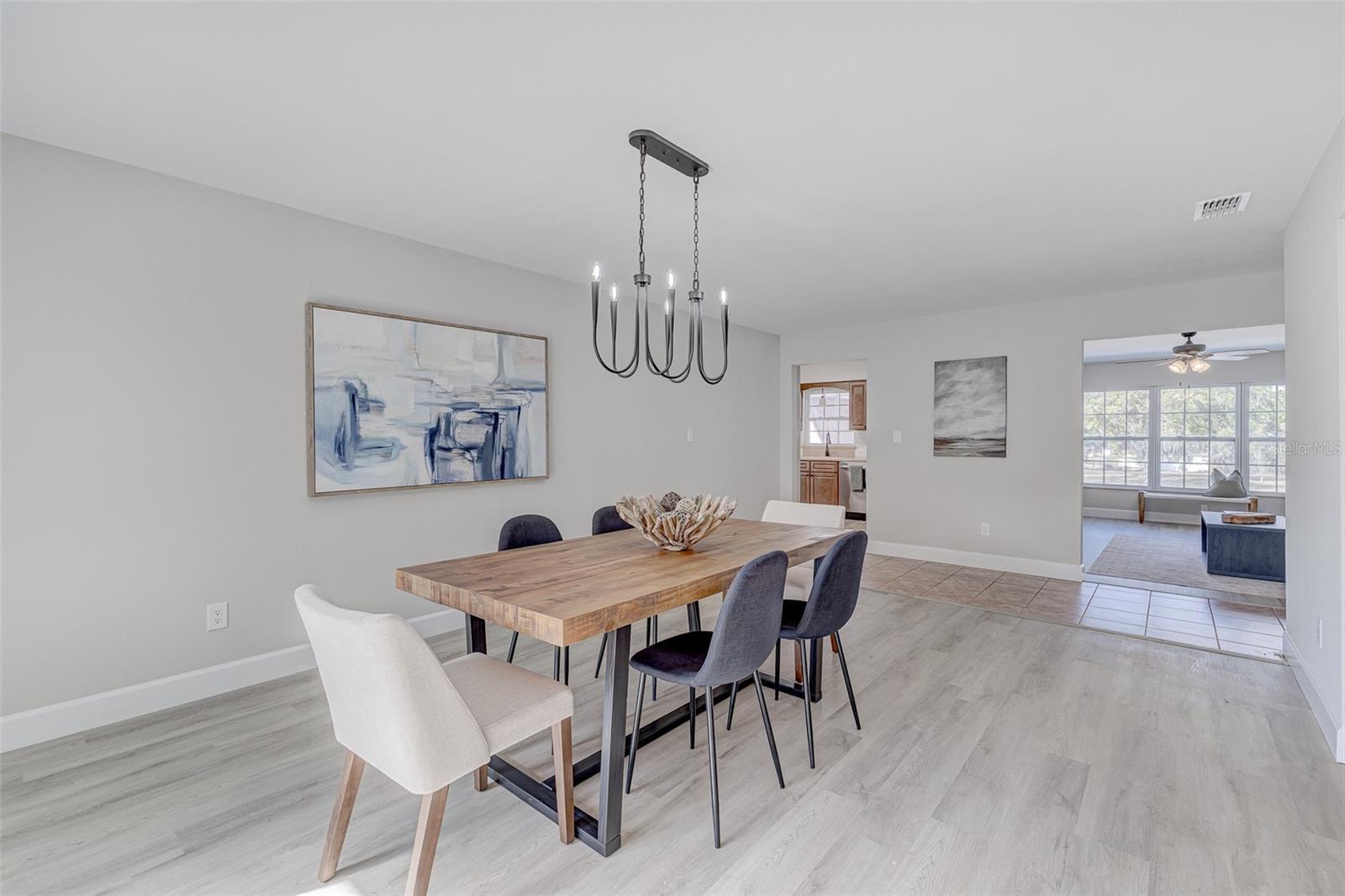 Image 3 of 42 For 926 Meadowood Drive