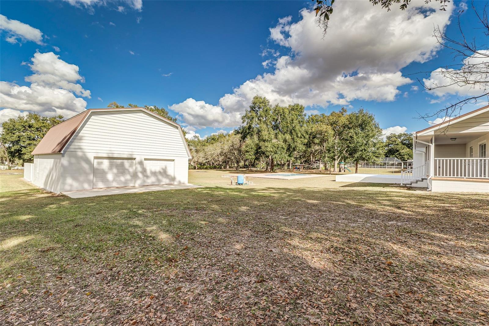 Image 31 of 42 For 926 Meadowood Drive