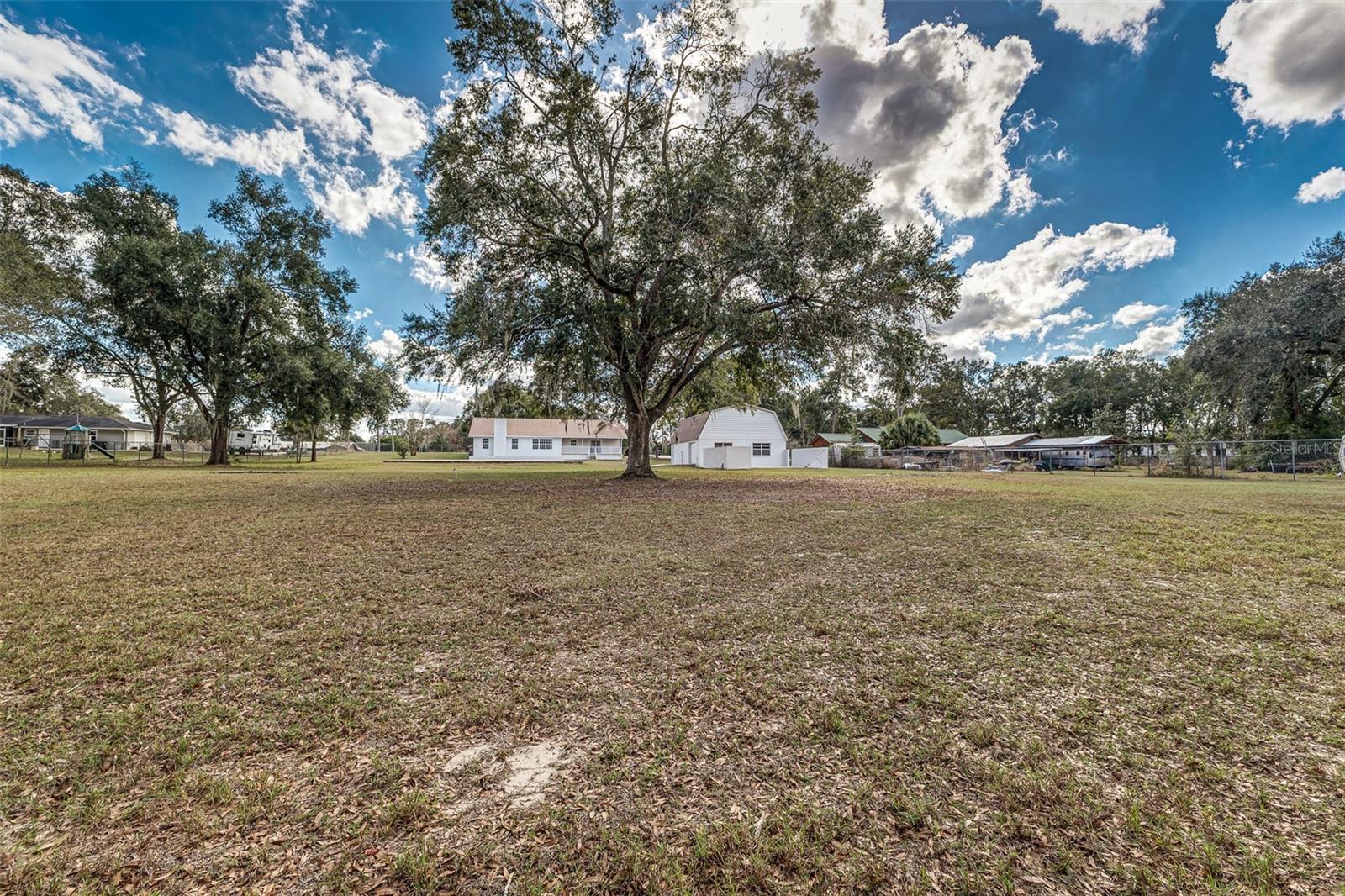 Image 32 of 42 For 926 Meadowood Drive