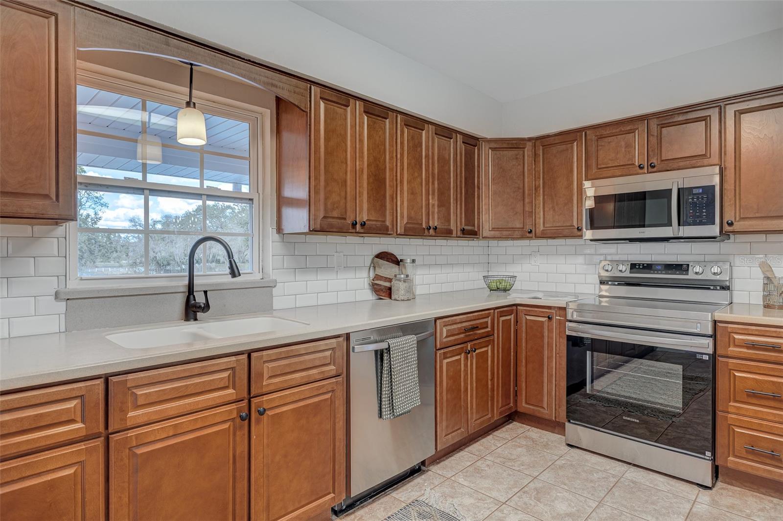 Image 8 of 42 For 926 Meadowood Drive