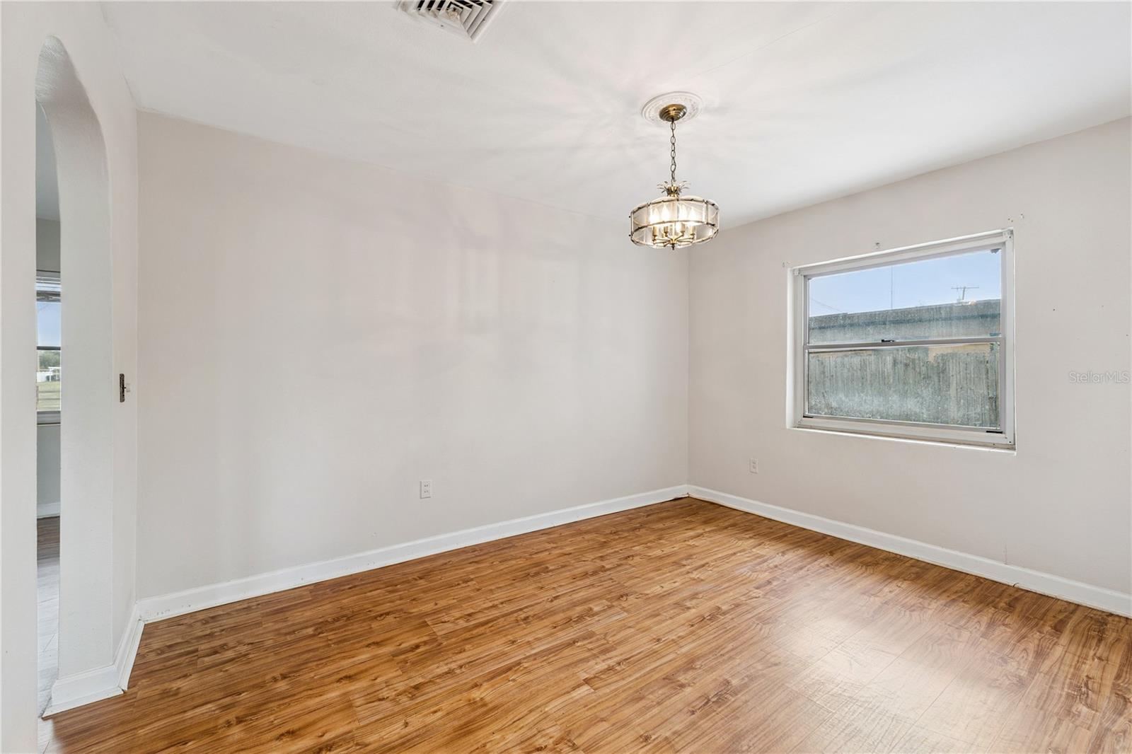 Image 10 of 36 For 716 Avenue I Ne