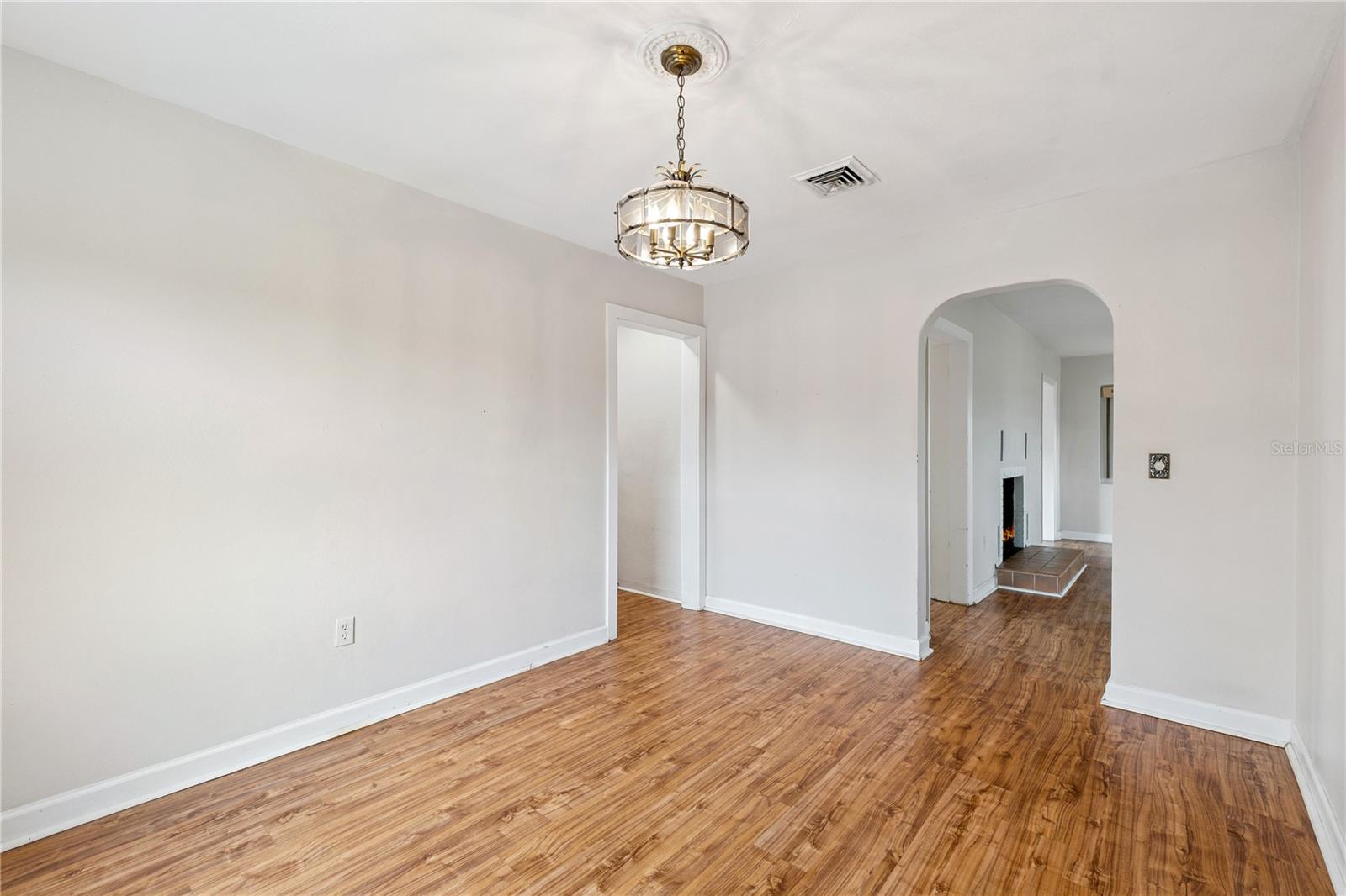 Image 11 of 36 For 716 Avenue I Ne