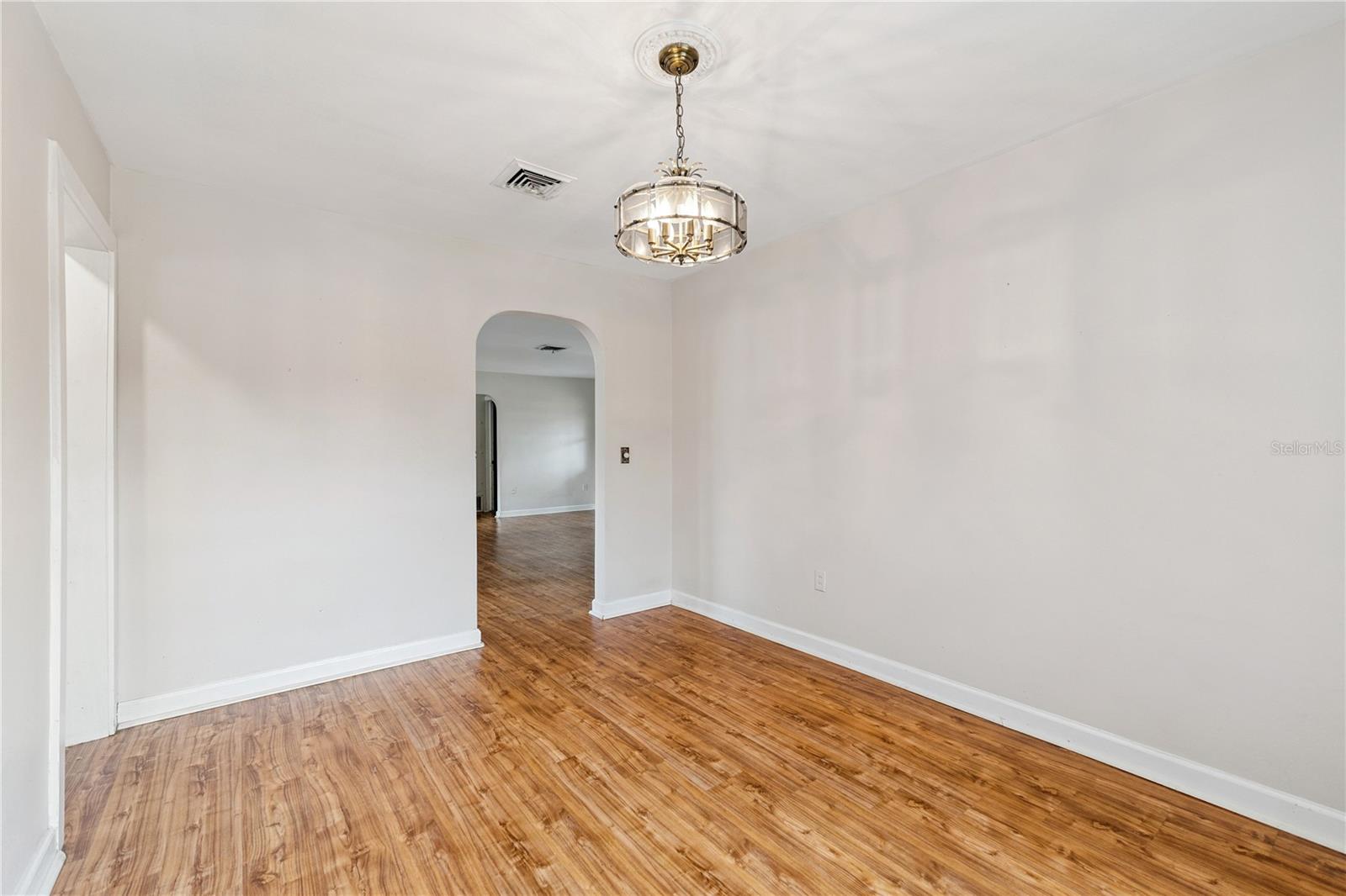 Image 12 of 36 For 716 Avenue I Ne