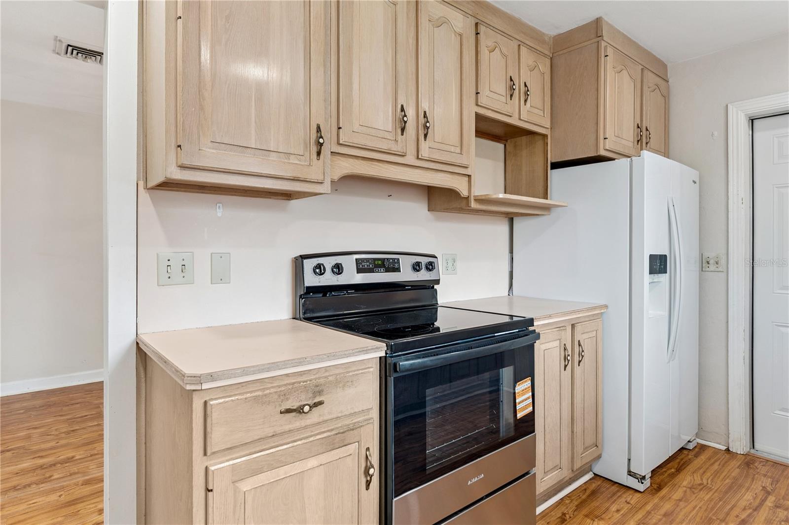 Image 14 of 36 For 716 Avenue I Ne