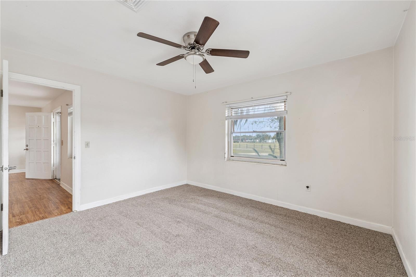 Image 19 of 36 For 716 Avenue I Ne