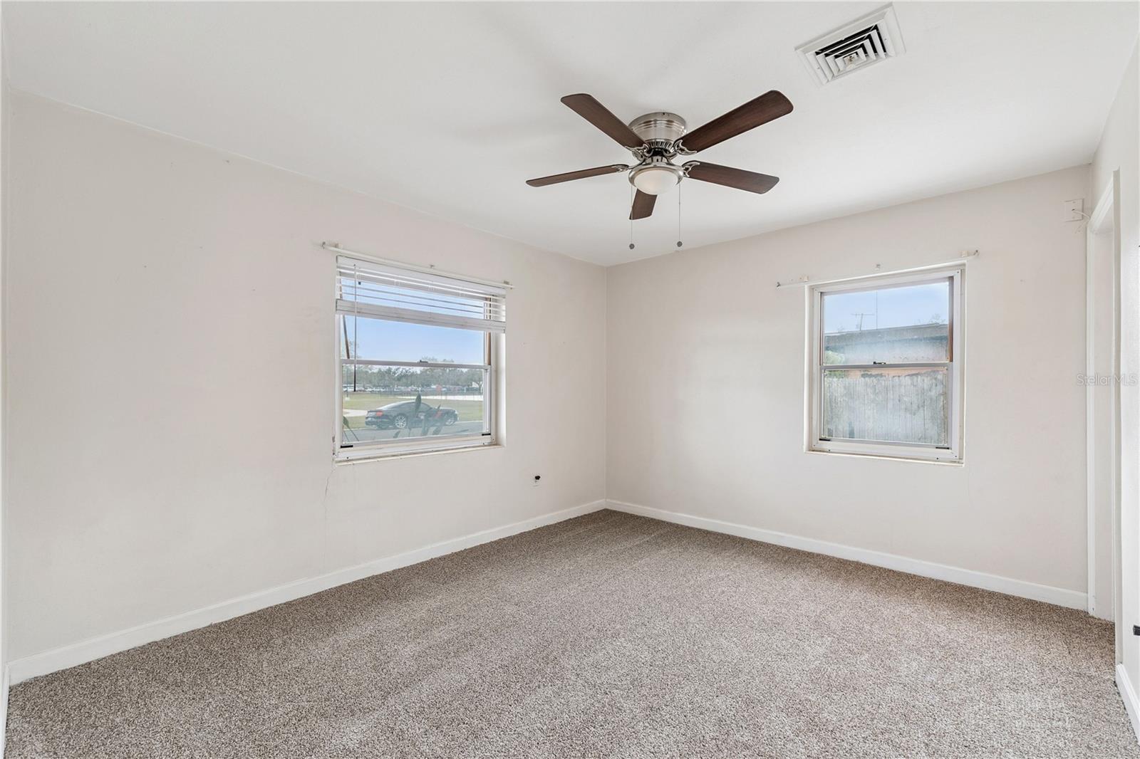 Image 20 of 36 For 716 Avenue I Ne